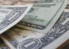 Intensive statistics strengthened the dollar