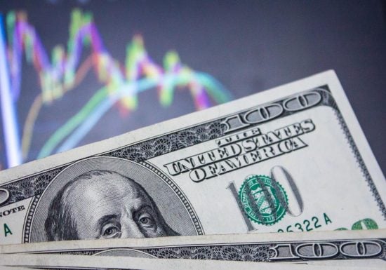 The dollar in the foreign exchange market is in anticipation of the exit of Britain from the EU