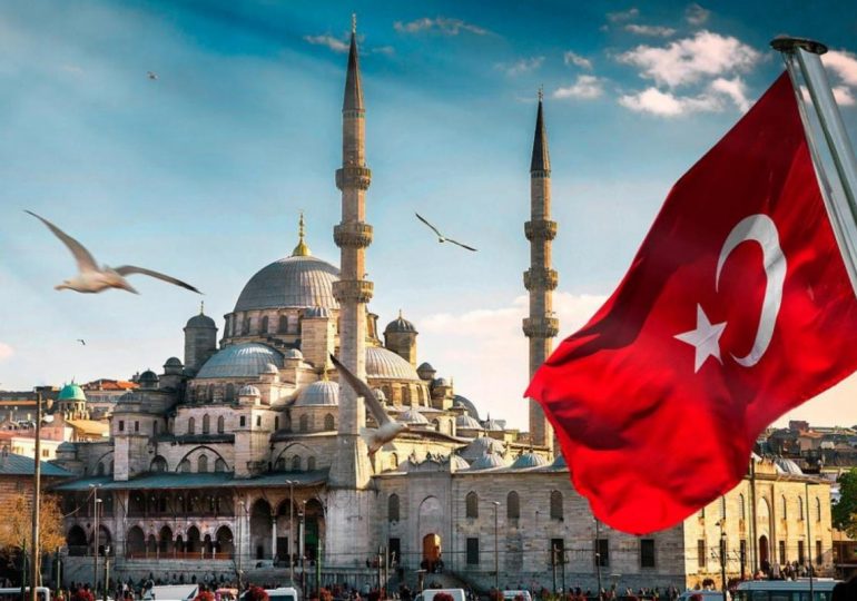 Власти Турции ввели ограничение на работу с национальной валютой
